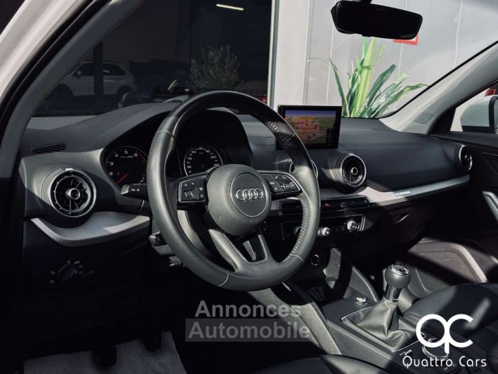 Audi Q2 10i S-LINE SUPER LOOK CUIR FEUX LED GPS GARANTIE - 10