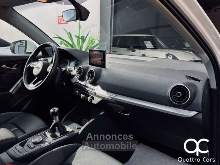 Audi Q2 10i S-LINE SUPER LOOK CUIR FEUX LED GPS GARANTIE - 12