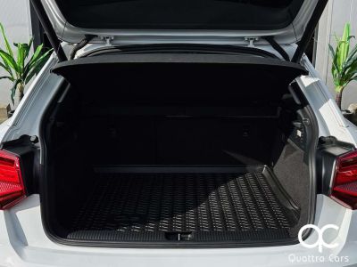 Audi Q2 10i S-LINE SUPER LOOK CUIR FEUX LED GPS GARANTIE   - 14