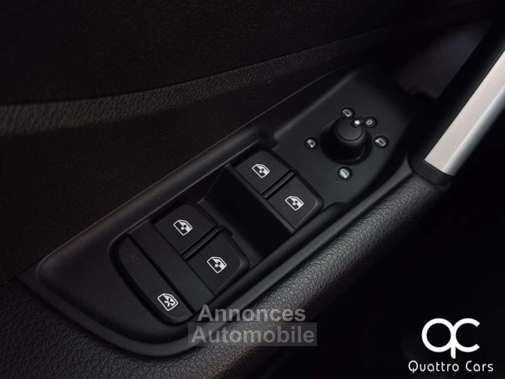Audi Q2 10i S-LINE SUPER LOOK CUIR FEUX LED GPS GARANTIE - 24