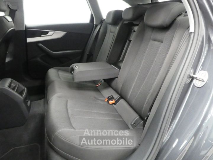 Audi A4 Avant 40 TDI 190CH BUSINESS LINE STRONIC 7 - 8
