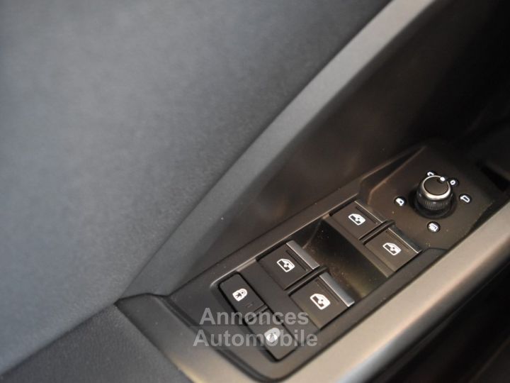 Audi Q3 Sportback 45 TFSIe 245 ch S tronic 6 S line / FULL BLACK / GARANTIE CONSTRUCTEUR 2028 / VOLANT SPORT / VIRTUAL - 16