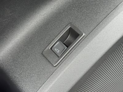 Audi Q5 TFSI 204 ch Hybride S tronic 7 Quattro Design   - 43