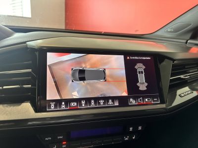 Audi Q4 E-Tron 45 285 ch 82 kWh quattro S line   - 18