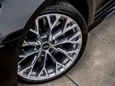 Audi RS3 25 QUATTRO MATRIX LED B&O OPEN PANO- 1OWNER   - 11
