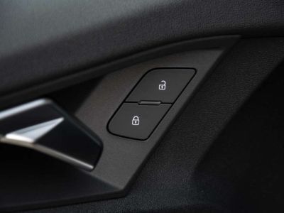 Audi RS3 25 QUATTRO MATRIX LED B&O OPEN PANO- 1OWNER   - 25