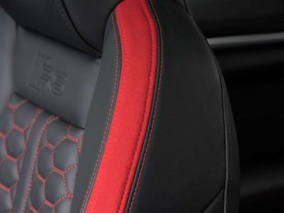 Audi RS3 25 QUATTRO MATRIX LED B&O OPEN PANO- 1OWNER   - 37
