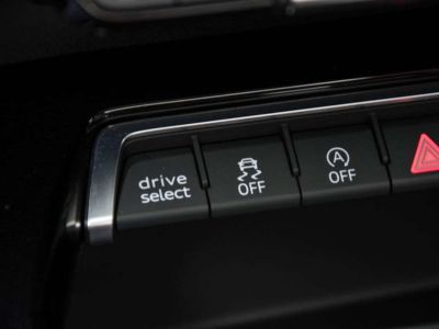 Audi RS3 25 QUATTRO MATRIX LED B&O OPEN PANO- 1OWNER   - 45