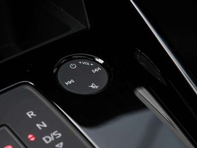 Audi RS3 25 QUATTRO MATRIX LED B&O OPEN PANO- 1OWNER   - 49