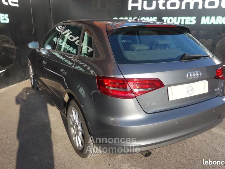 Audi A3 Sportback 16 TDI 110 Attraction S tronic 7 - 4