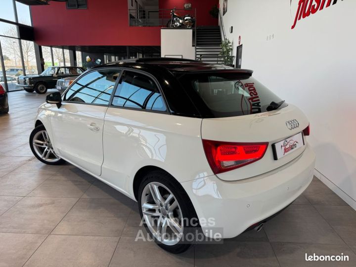 Audi A1 16 TDi 105cv S-LINE-2012 - 3