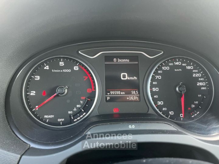 Audi A3 Sportback 30 TFSI 116 S tronic 7 Midnight Series - 12