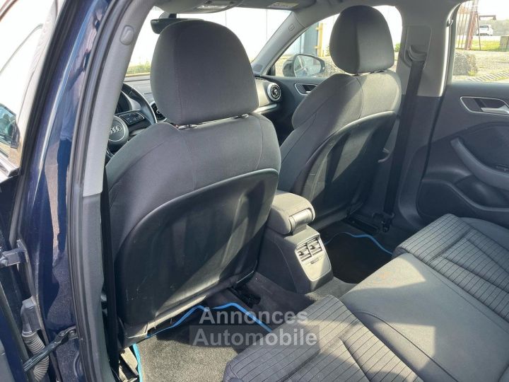 Audi A3 Sportback 30 TFSI 116 S tronic 7 Midnight Series - 18