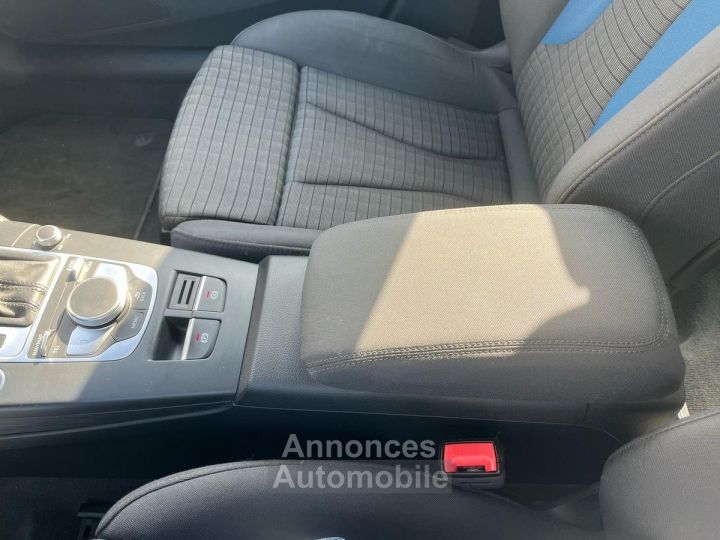Audi A3 Sportback 30 TFSI 116 S tronic 7 Midnight Series - 29