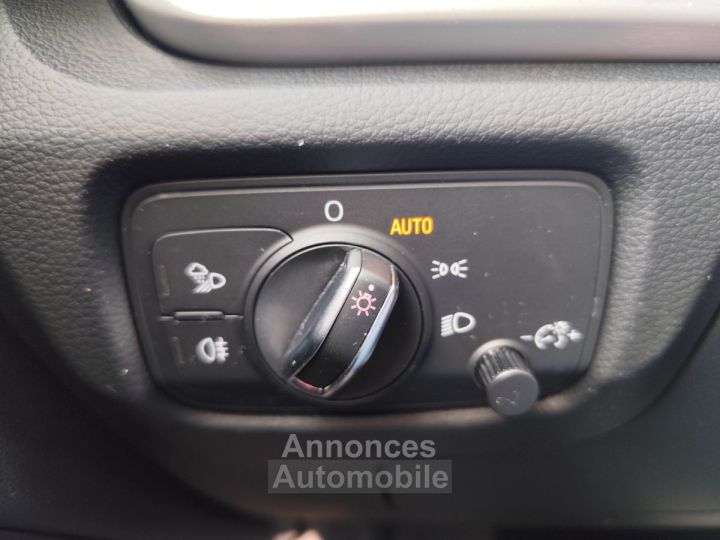 Audi A3 Sportback 20 tdi 150 s line tronic 6 chauffage stationnaire camera de recul regulateur vitesse navigation - 21