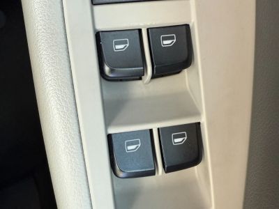 Audi Q5 business 20 tdi 170 ch quattro line s tronic 7 avec gulateur climatisation bi-zone palettes au volant   - 13