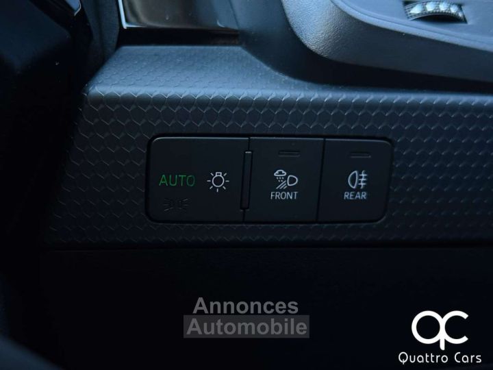 Audi A1 Sportback 10i Feux led Sieges chauff Car play - 25