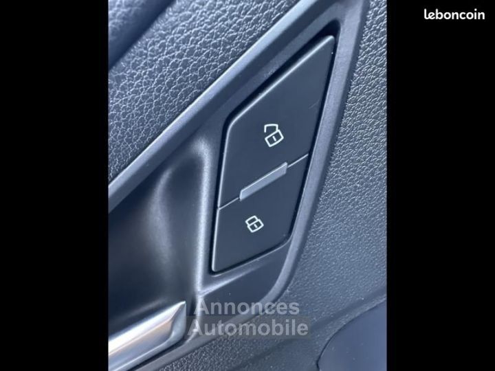 Audi Q2 35 TFSI 150ch S line tronic 7 - 25