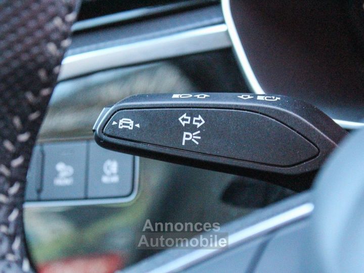 Audi Q3 20 35 TDI 150 S-tronic S Line SELLERIE CUIR - 15