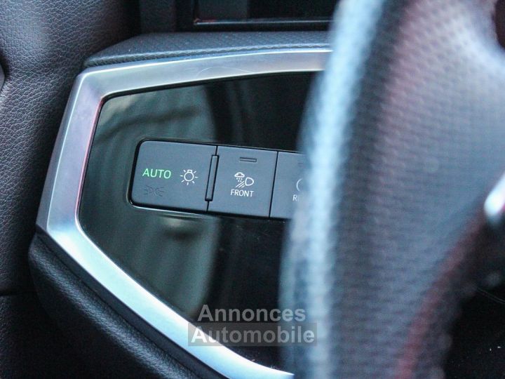 Audi Q3 20 35 TDI 150 S-tronic S Line SELLERIE CUIR - 23