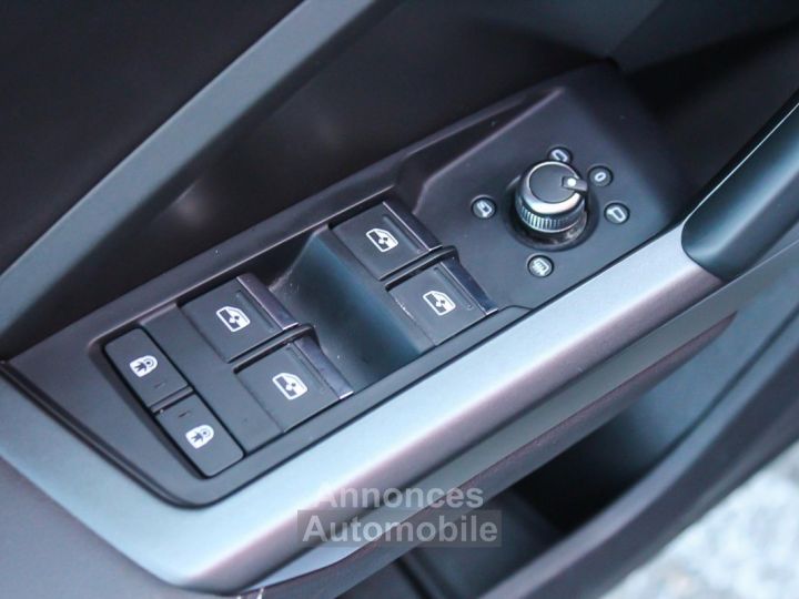 Audi Q3 20 35 TDI 150 S-tronic S Line SELLERIE CUIR - 25