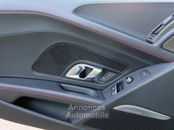 Audi R8 V10 PLUS - 15