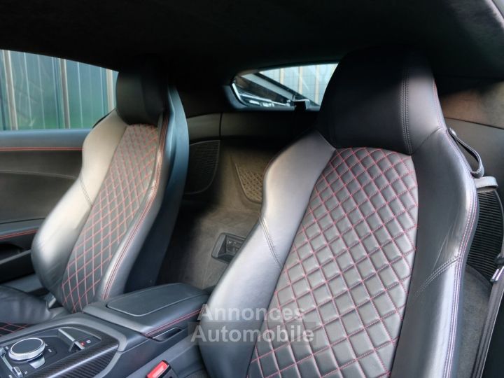 Audi R8 V10 PLUS - 23