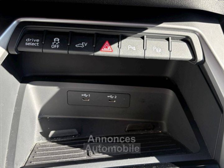 Audi A3 Sportback 40 TFSIe 204 S tronic 6 Design Luxe - 27