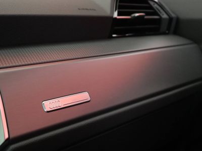 Audi Q3 Sportback 45 TFSIe 245 ch S tronic 6 S line   - 4