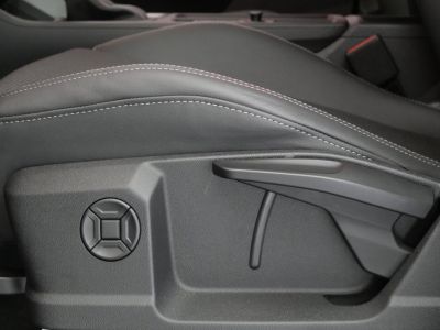 Audi Q3 Sportback 45 TFSIe 245 ch S tronic 6 S line   - 9