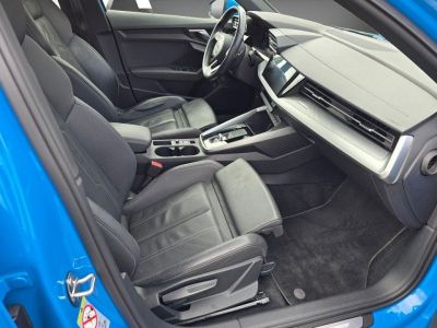 Audi A3 40 TFSI e S tronic S line • Hybride rechargeable • Toit pano • Caméra   - 10
