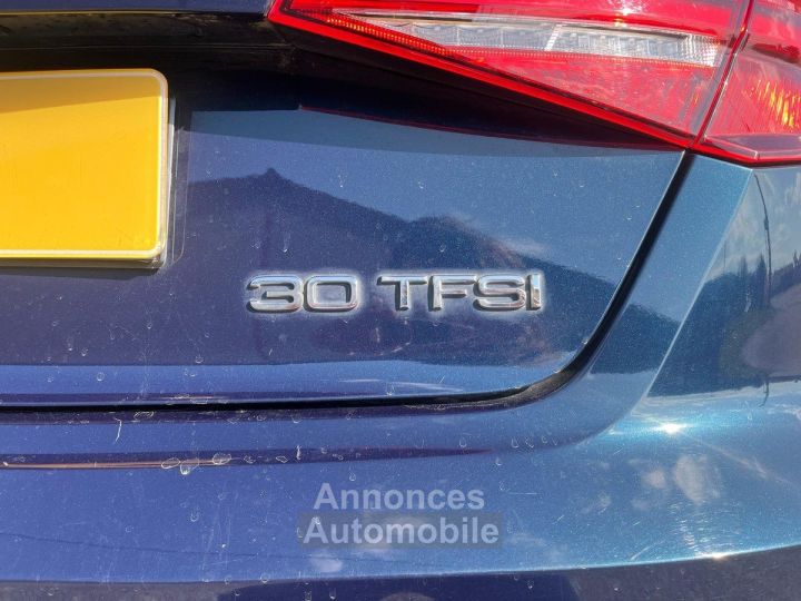 Audi A3 Sportback 30 TFSI 116 S tronic 7 Midnight Series - 42