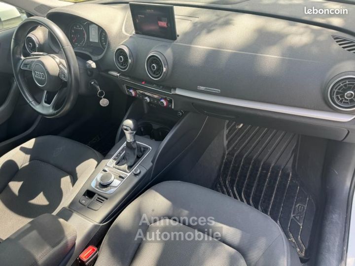 Audi A3 Sportback 15 TFSI 150 BUSINESS LINE BVA 2EME MAIN - 11