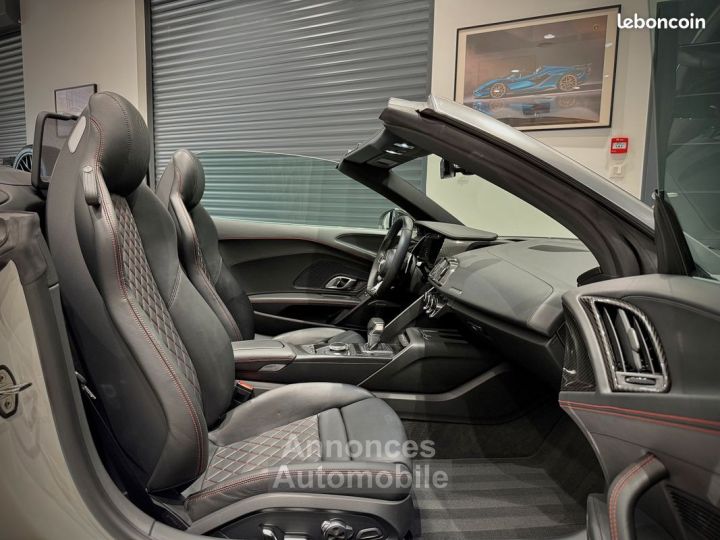 Audi R8 Spyder II FACELIFT 52 FSI V10 540 Ch QUATTRO S-TRONIC 7 PACK BLACK INT EXT CARBONE FEUX LAZER CÉRAMIQUE MAGNETIC RIDE B&O ECHAP SPORT FULL OPTION ÉTAT NEUF - 5