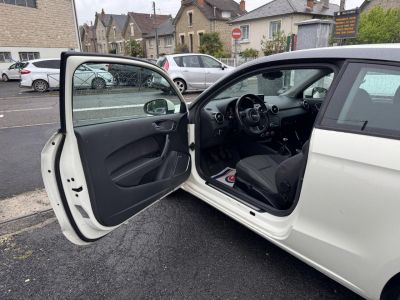 Audi A1 16 TDI DPF 105 - S&S Ambition Clim + Radar AR   - 17