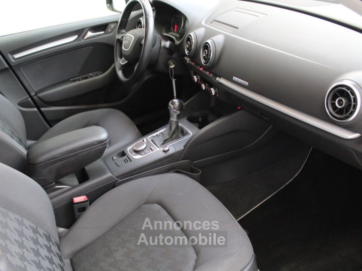 Audi A3 Sportback SPORT-DESIGN QUATTRO DSG - 4