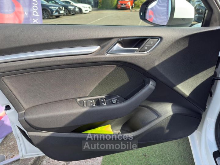 Audi A3 20 TDI 150 BUSINESS LINE - 24