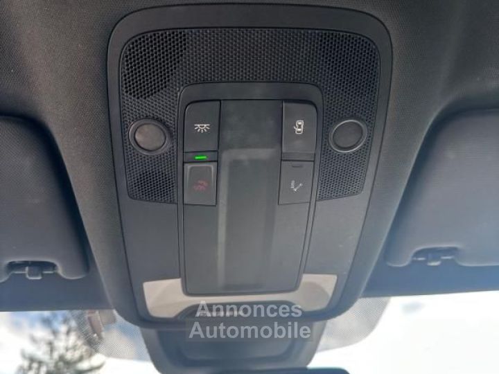 Audi A1 Sportback 10 30 TFSI 110CH S-LINE S-TRONIC BVA - 20