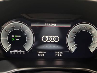 Audi Q3 45 TFSIe 245 ch S tronic 6 S line   - 14