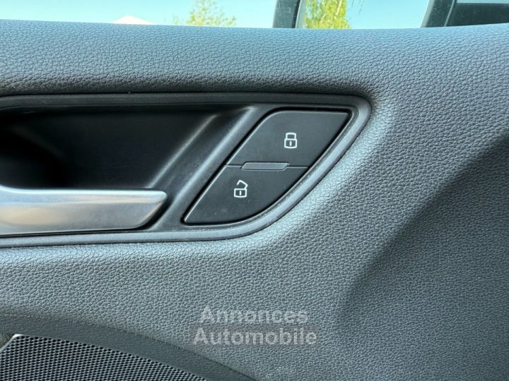 Audi A3 berline 20 tdi 150 s line tronic 6 avec toit ouvrant ges chauffants radar avant re gps - 25
