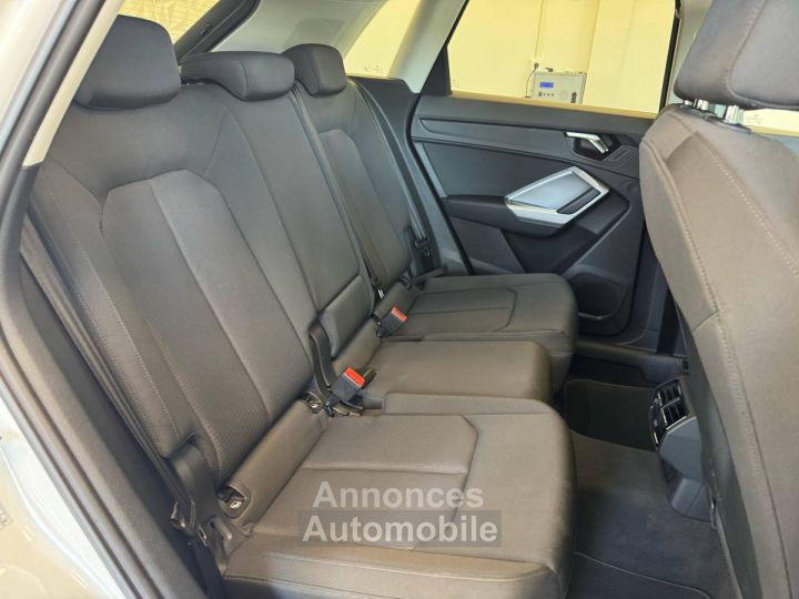 Audi Q3 II 35 TFSI 150ch Business line S tronic 7 - 12