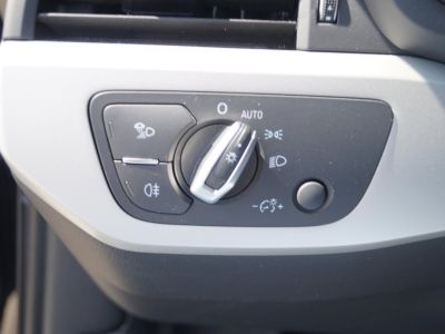 Audi A4 40TFSI S-tronic Aut LED NAVI PDC ALU   - 21