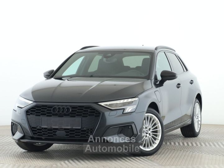 Audi A3 Sportback 40 TFSIe 204 S tronic 6 Design - 5P + S line INT - 1
