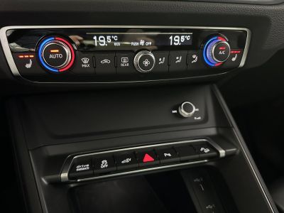 Audi Q3 45 TFSIe 245 ch S tronic 6 S line   - 42