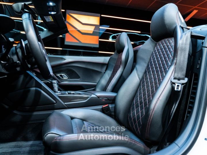 Audi R8 Spyder QUATTRO 52L V10 FSI 620 PERFORMANCE S-TRONIC7 - 32
