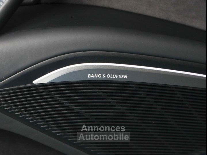 Audi TT RS QUATTRO ROADSTER 5 cylindres 25 L 20S TURBO - 32