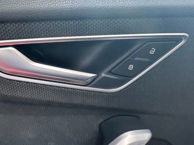 Audi Q2 S Line 30 TDi 116 ch S tronic 7 - Toit ouvrant - Volant méplat - Radar AV AR   - 13