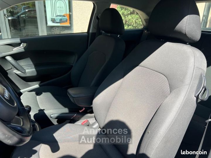 Audi A1 12 TFSI 90CH AMBIENTE - 11
