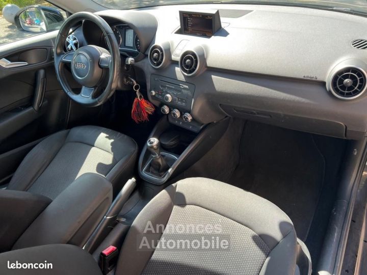 Audi A1 12 TFSI 90CH AMBIENTE - 13