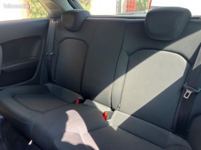 Audi A1 12 TFSI 90CH AMBIENTE   - 15